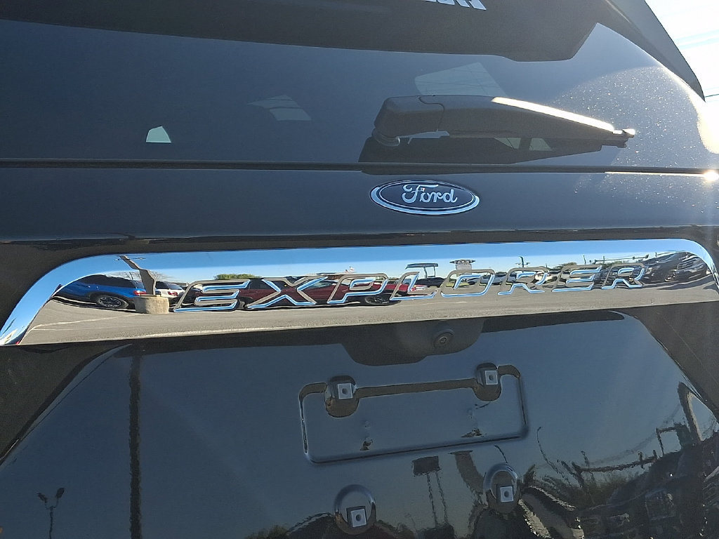 Certified 2024 Ford Explorer XLT w/ Equipment Group 202A AWD/4WD image 33
