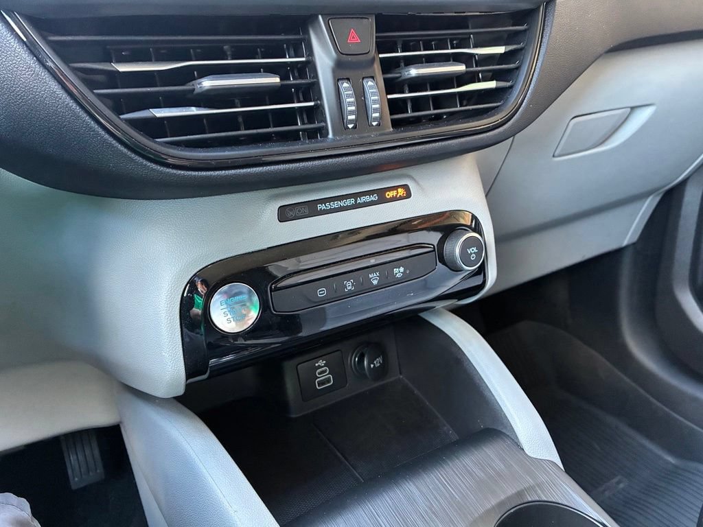 Certified 2024 Ford Escape SE FWD image 29
