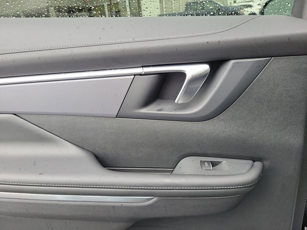 Used 2025 Buick Enclave Sport Touring w/ LPO, All-Weather Package FWD image 15