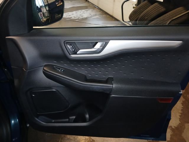 Certified 2020 Ford Escape SE image 44