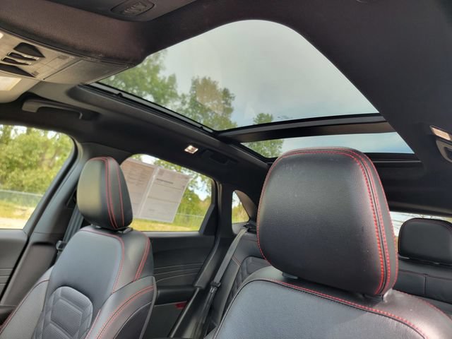 Certified 2023 Ford Escape ST-Line Elite w/ Premium Technology Package AWD/4WD image 4