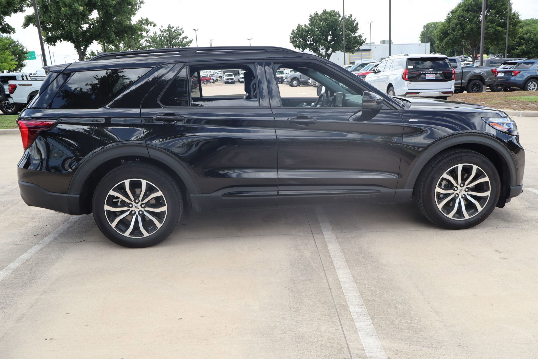 Certified 2026 Ford Explorer ST-Line RWD image 2