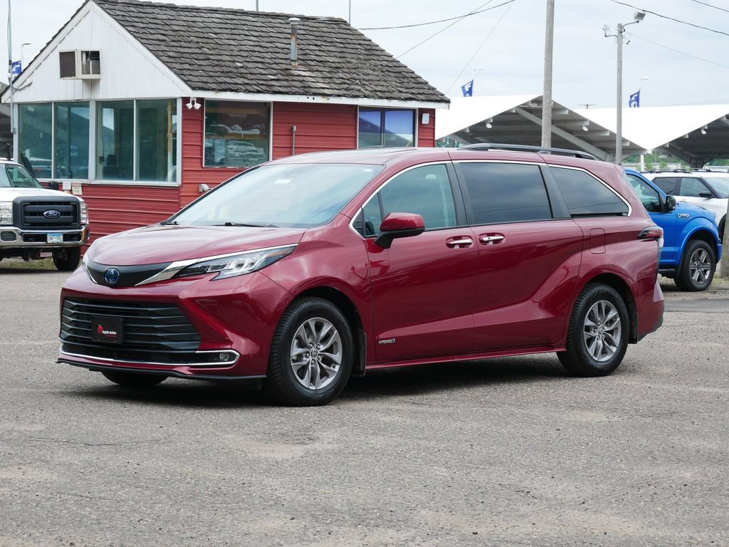 Used 2021 Toyota Sienna XLE w/ XLE Plus Package FWD image 6