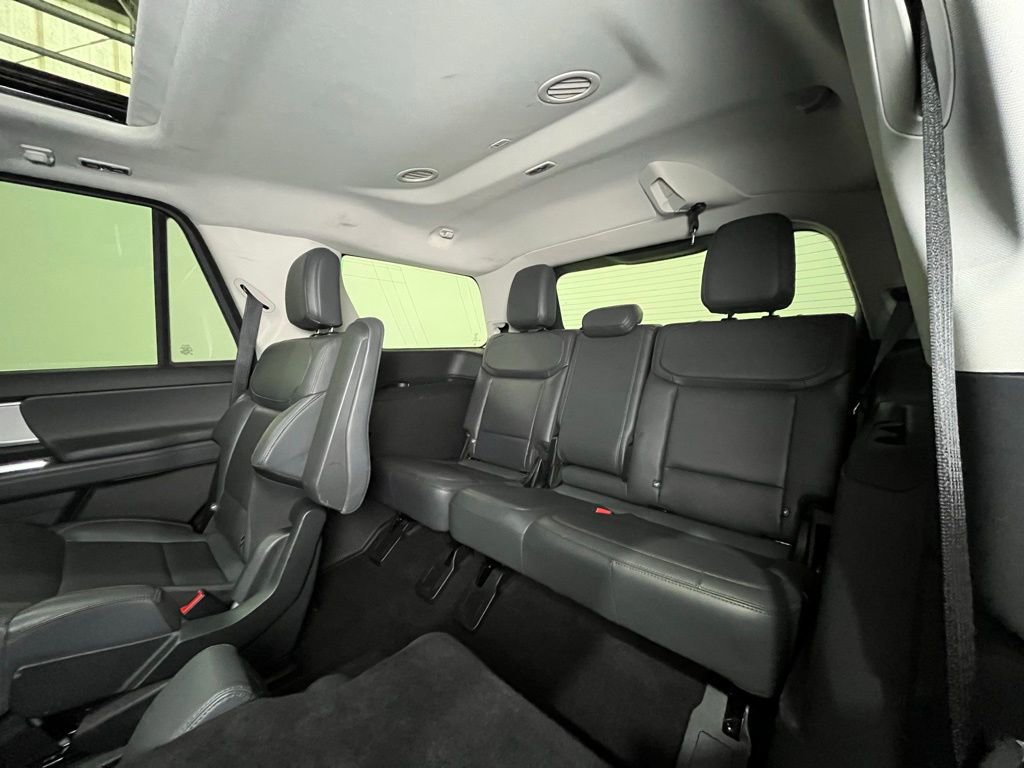Certified 2025 Ford Expedition Active AWD/4WD image 21