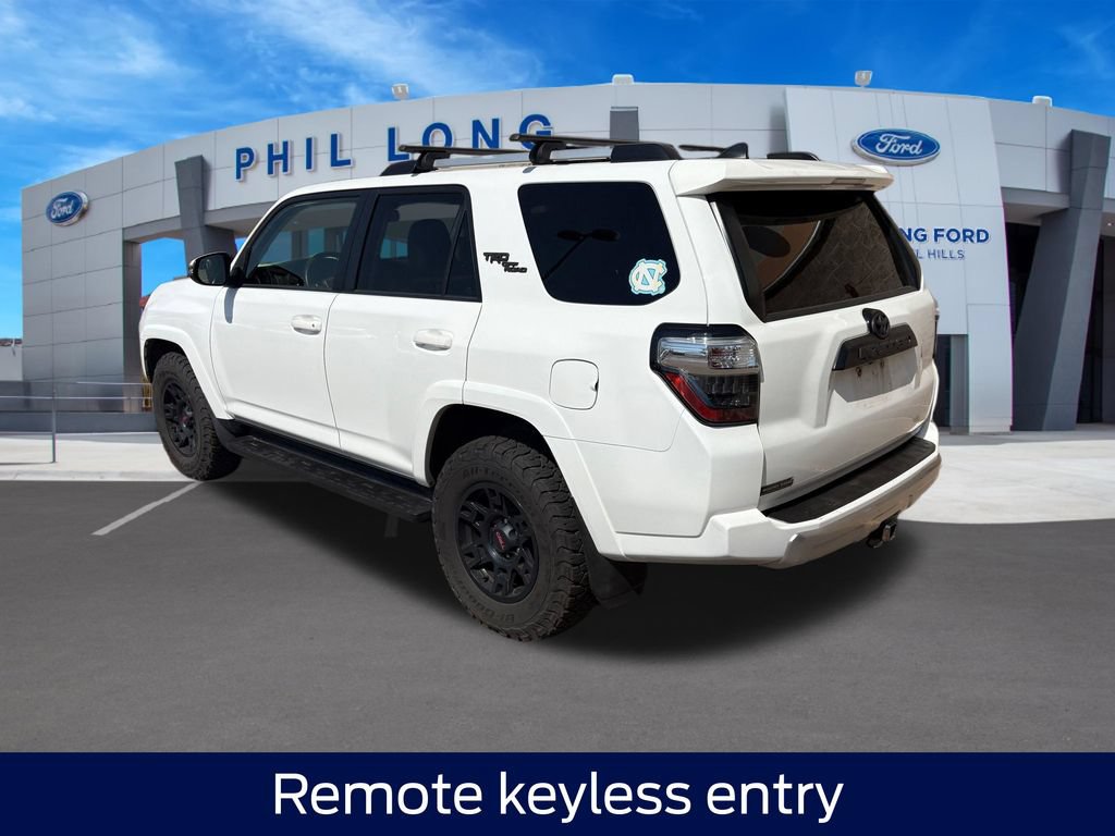 Used 2018 Toyota 4Runner SR5 AWD/4WD image 4