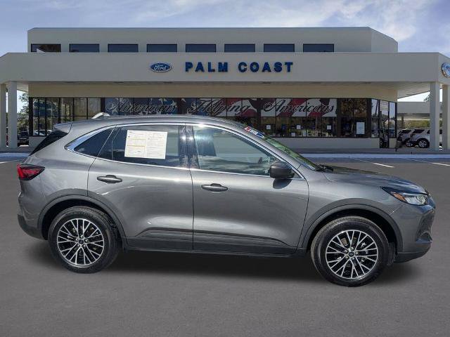 Certified 2026 Ford Escape SE FWD image 3