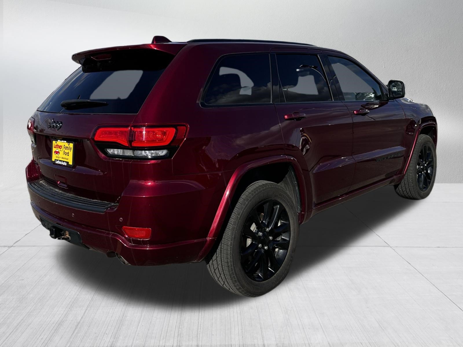 Used 2020 Jeep Grand Cherokee Altitude AWD/4WD image 7
