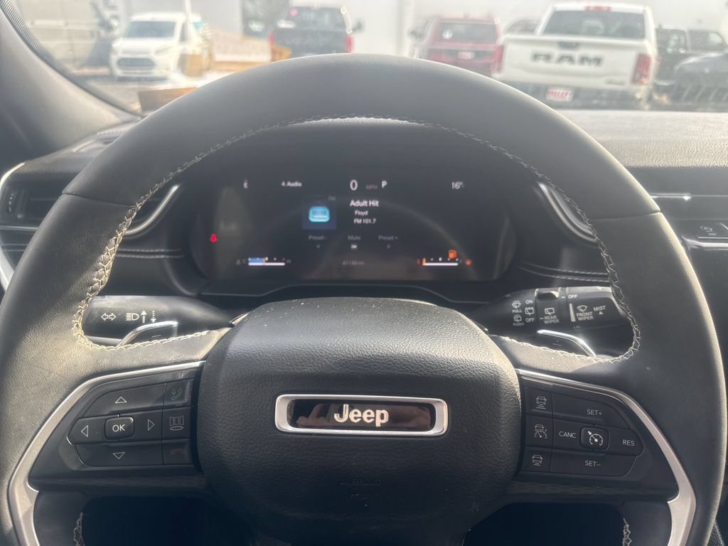Used 2024 Jeep Grand Cherokee Altitude AWD/4WD image 7