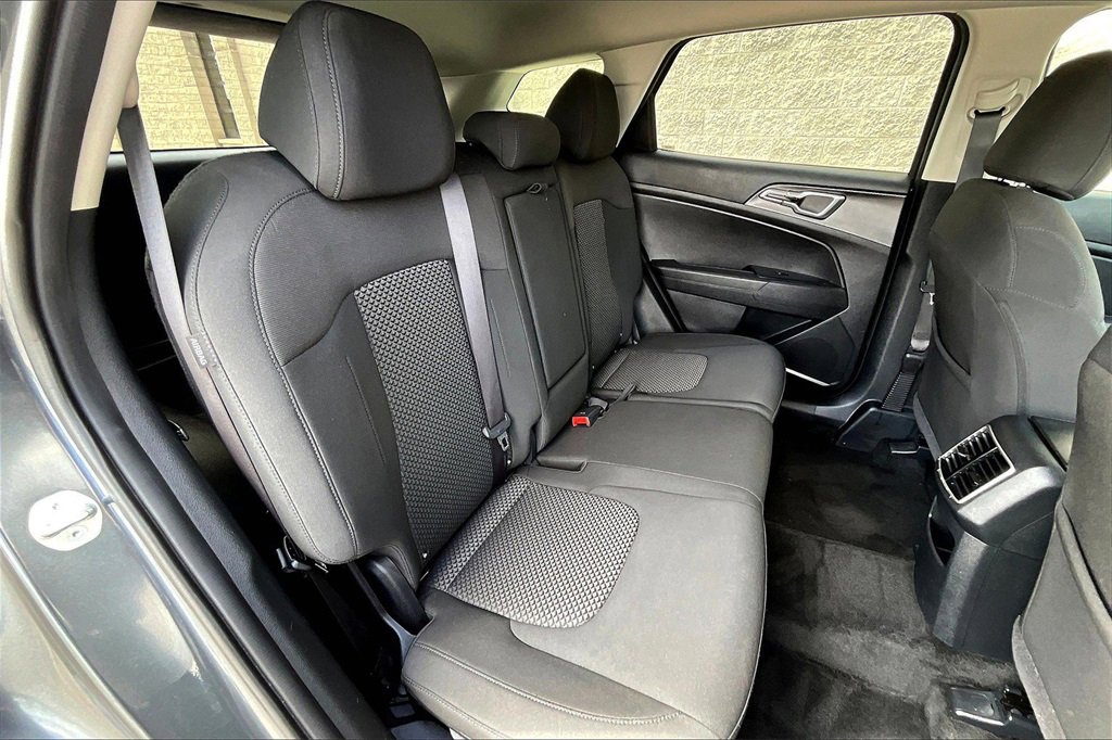 Used 2024 Kia Sportage LX image 25