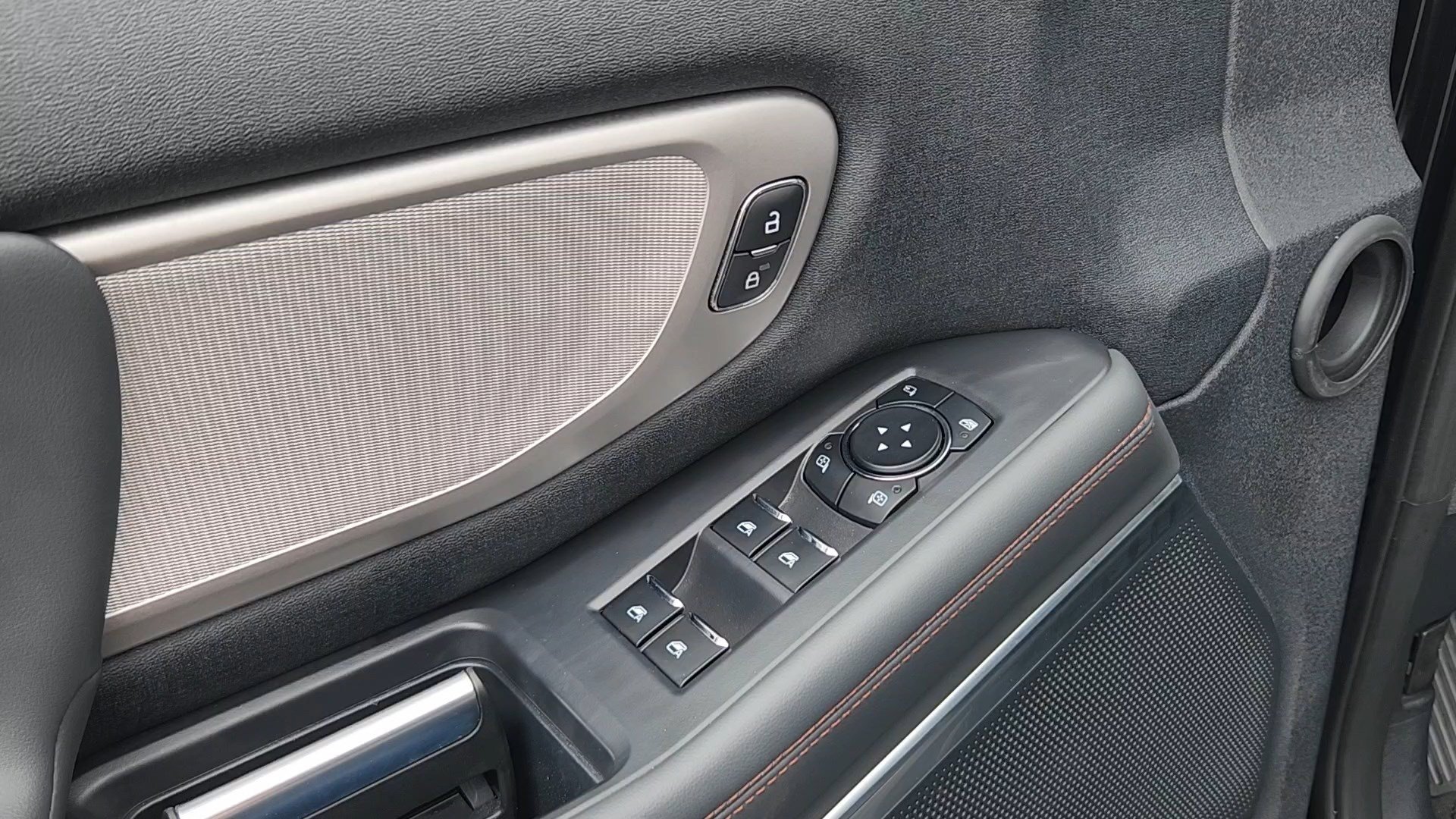 Certified 2025 Ford Expedition Active AWD/4WD image 8