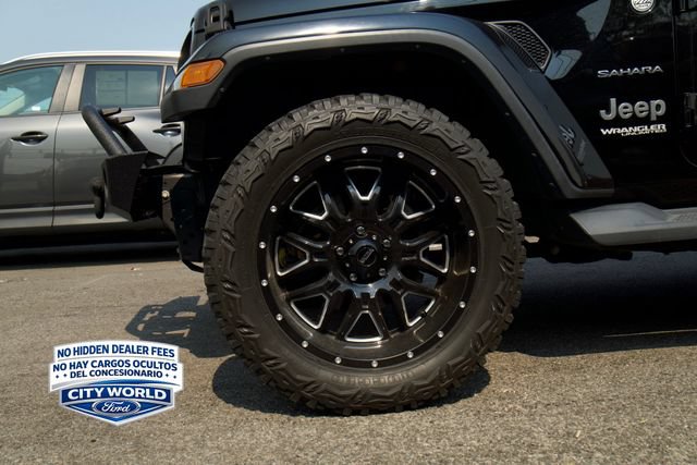 Used 2019 Jeep Wrangler Unlimited Sahara w/ Dual Top Group AWD/4WD image 6