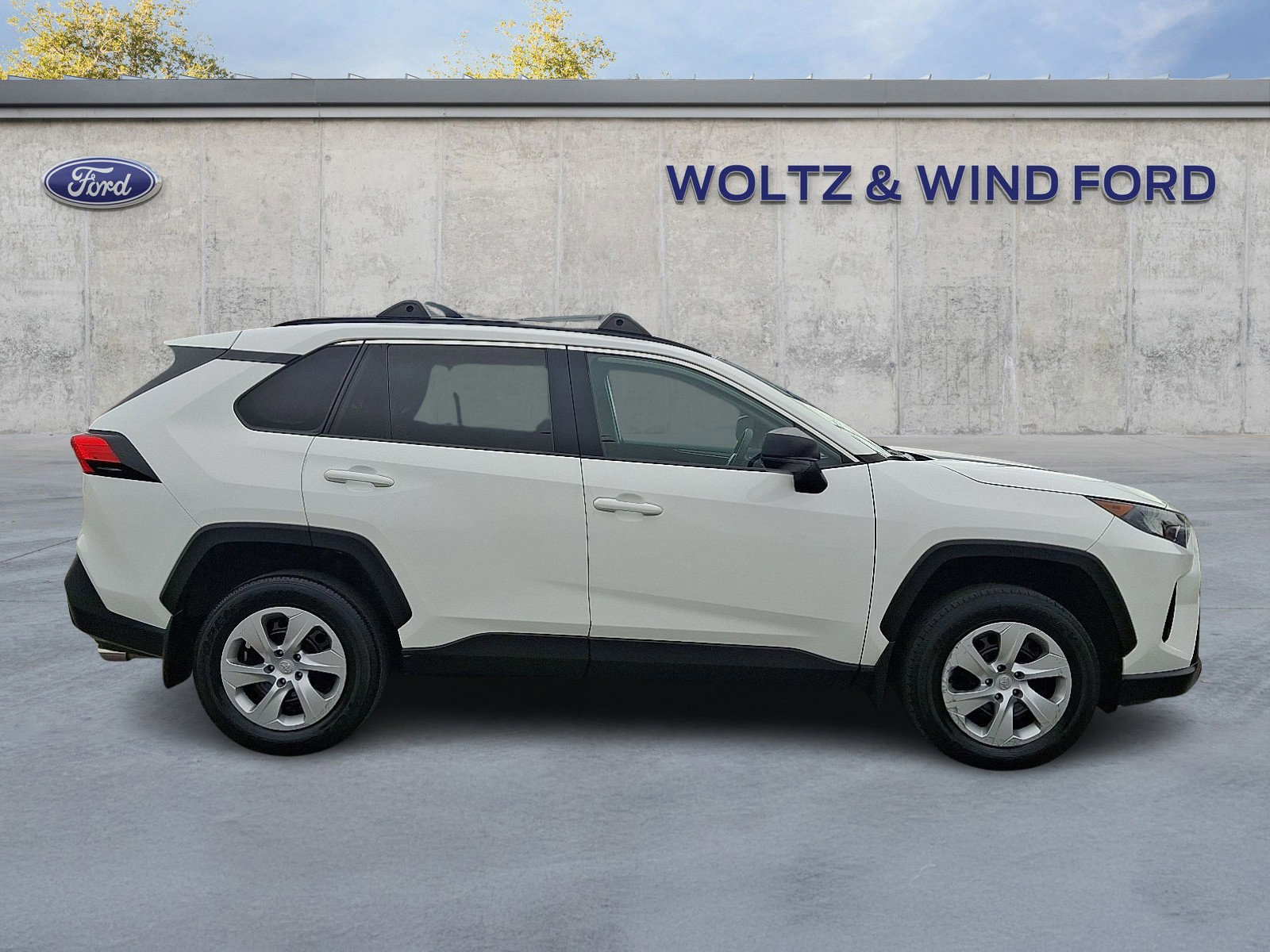 Used 2020 Toyota RAV4 LE w/ Carpet Mat Package image 2