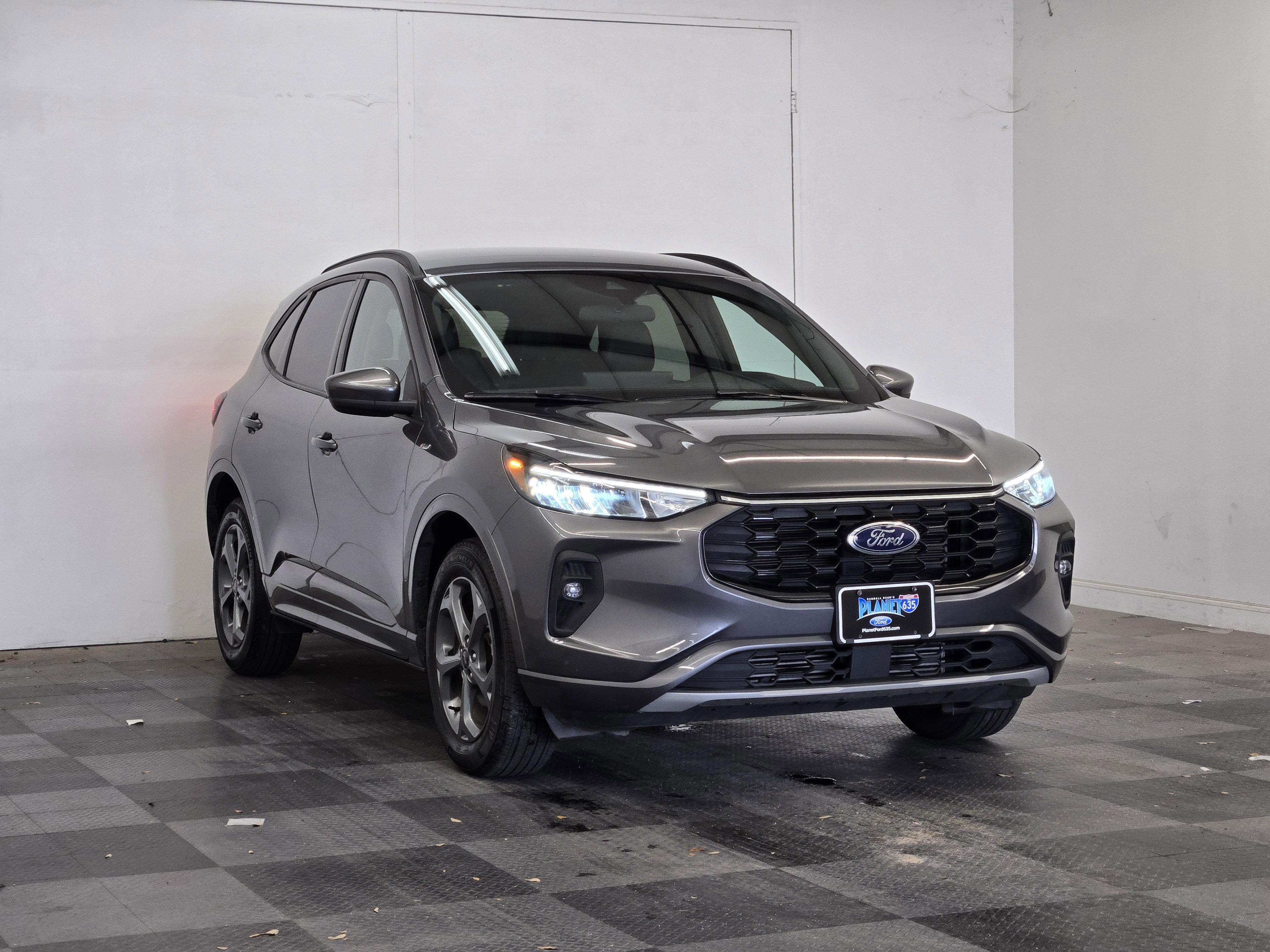 Certified 2023 Ford Escape ST-Line Select w/ Tech Pack #1 AWD/4WD image 6