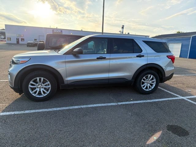 Certified 2021 Ford Explorer 4WD w/ Class III Trailer Tow Package image 2
