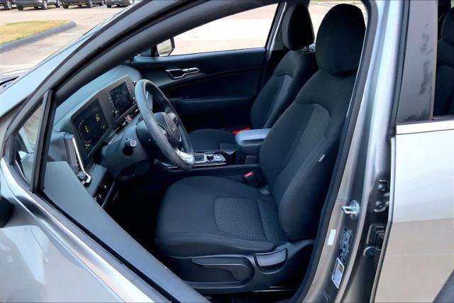 Used 2023 Kia Sportage LX image 9