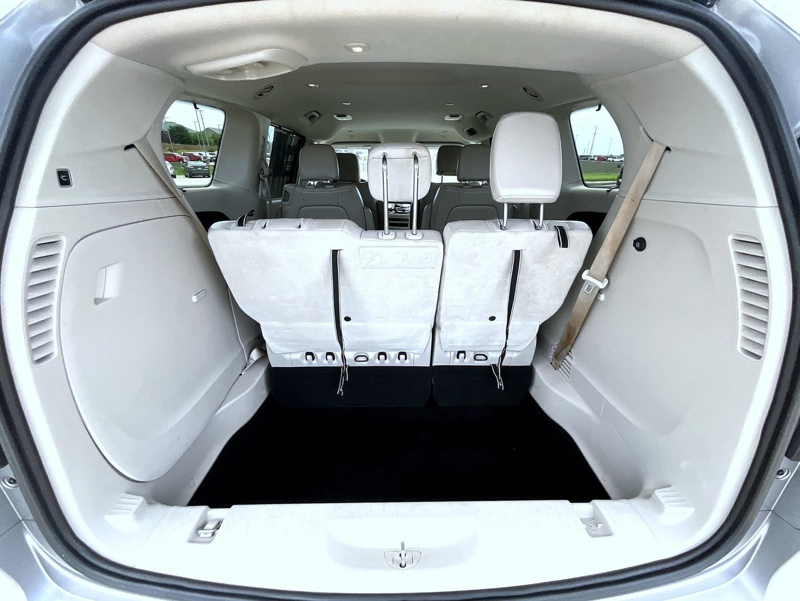 Used 2021 Chrysler Pacifica Touring-L FWD image 23