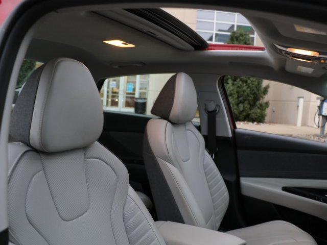Used 2024 Hyundai Elantra Limited FWD image 9