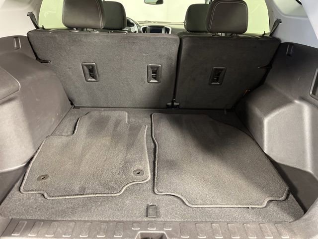 Used 2024 GMC Terrain SLE AWD/4WD image 13