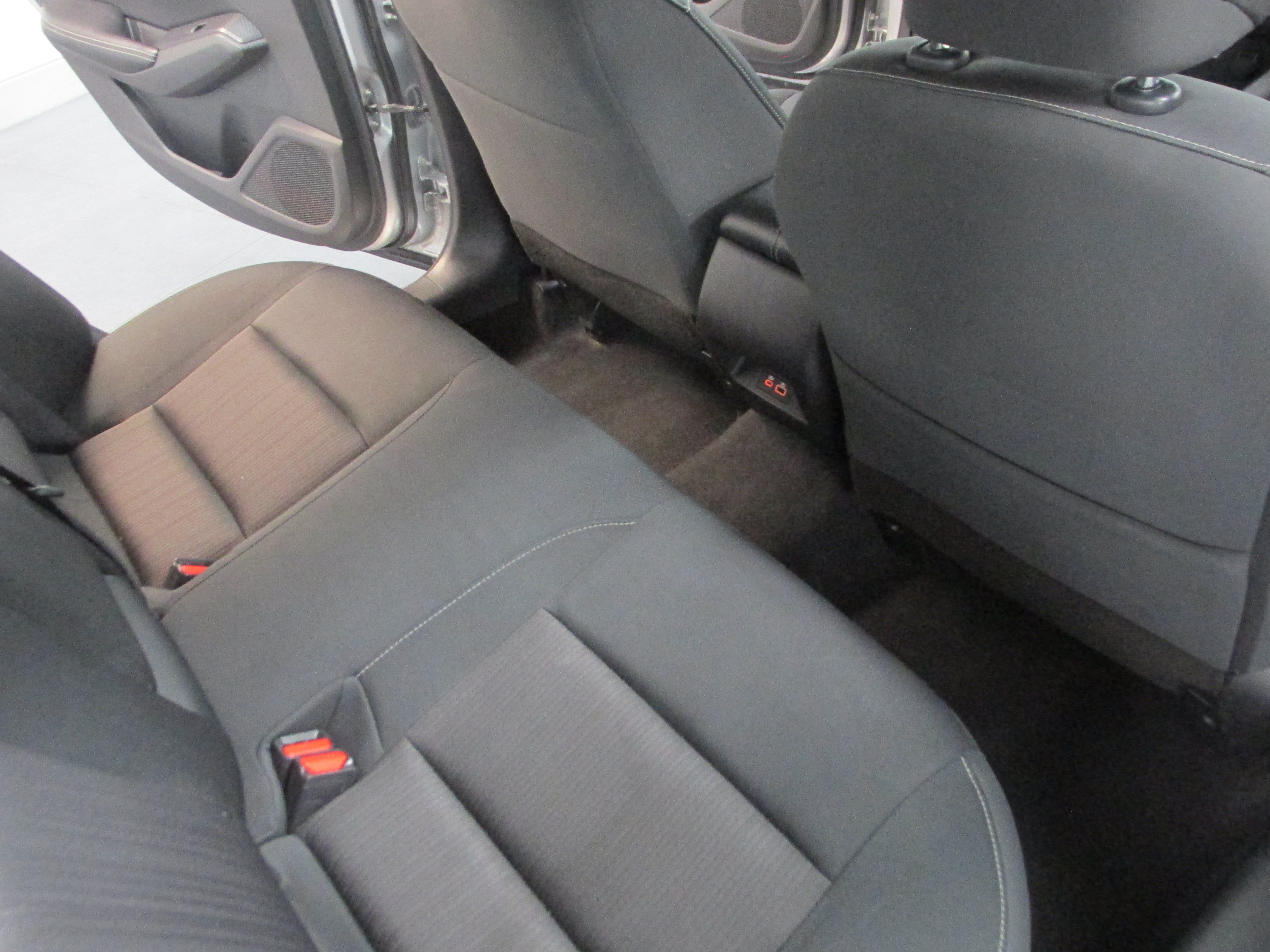 Used 2024 Nissan Altima 2.5 SV FWD image 24