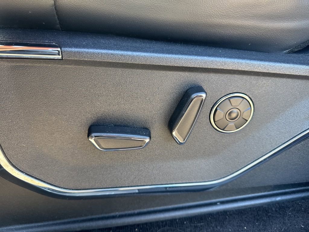 Certified 2022 Ford F150 Platinum w/ Equipment Group 701A High image 16