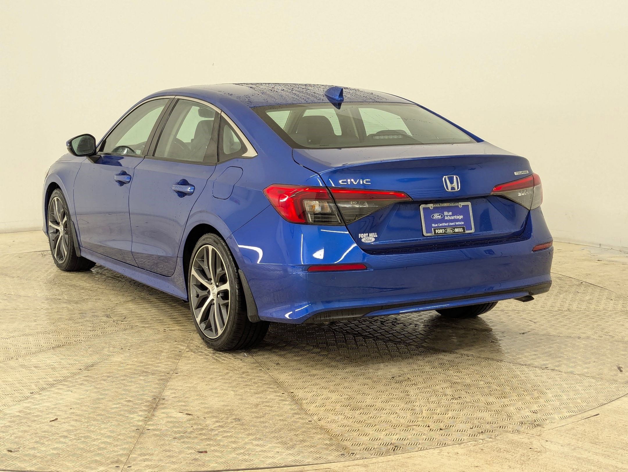 Used 2023 Honda Civic Touring image 3