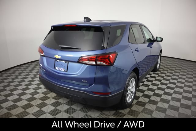 Used 2024 Chevrolet Equinox LS w/ LS Convenience Package AWD/4WD image 3