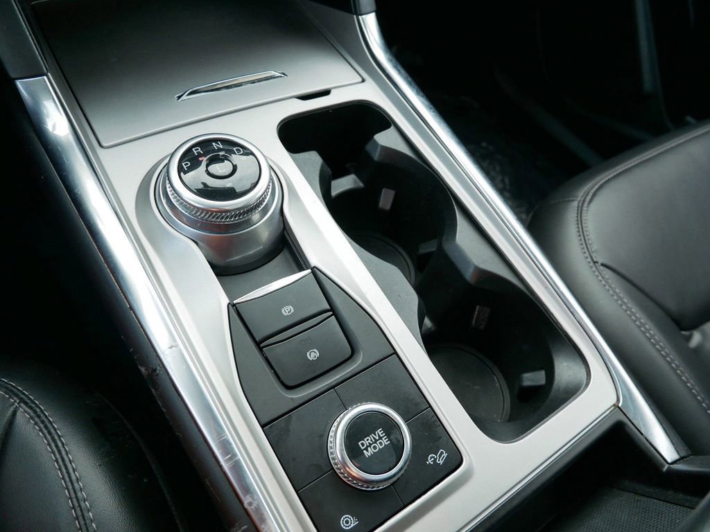 Certified 2022 Ford Explorer XLT w/ Equipment Group 202A image 26