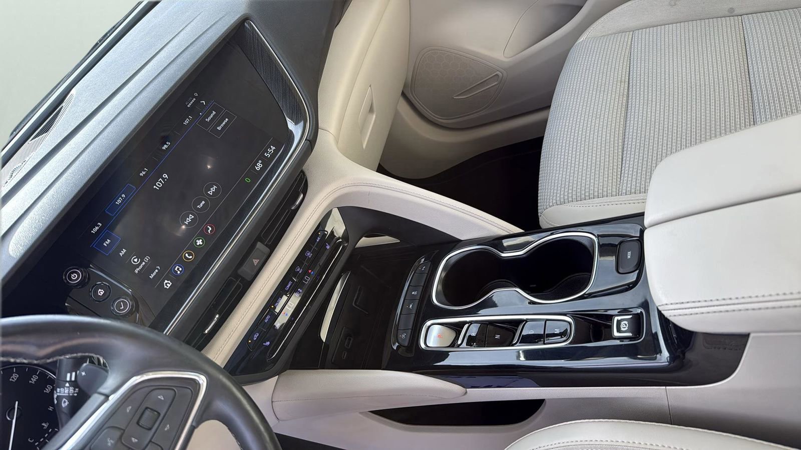 Used 2022 Buick Envision Preferred FWD image 21