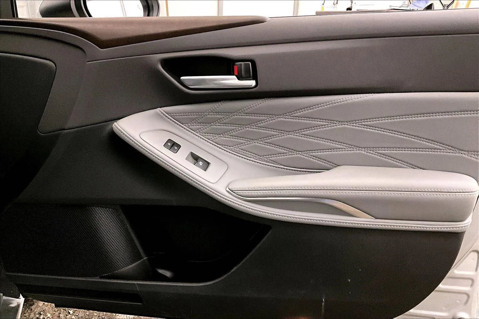 Used 2022 Toyota Avalon Limited w/ Advanced Safety Package image 23