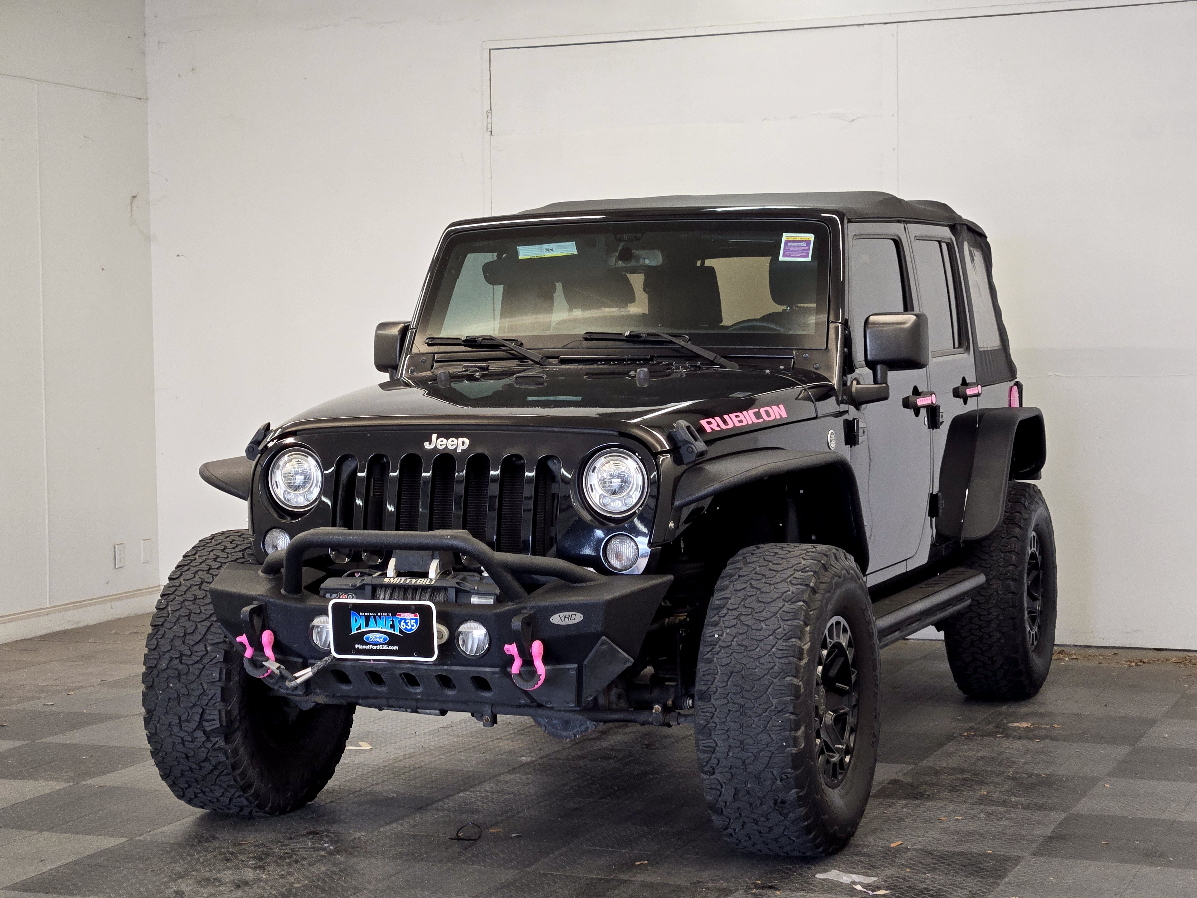 Used 2017 Jeep Wrangler Unlimited Rubicon w/ Connectivity Group AWD/4WD image 4