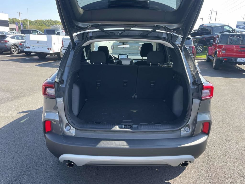 Certified 2024 Ford Escape Active w/ Cold Weather Package FWD image 10