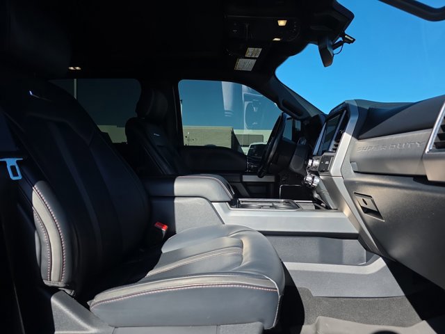 Certified 2022 Ford F450 Platinum w/ FX4 Off-Road Package image 31