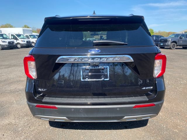 Certified 2022 Ford Explorer XLT w/ Equipment Group 202A AWD/4WD image 6