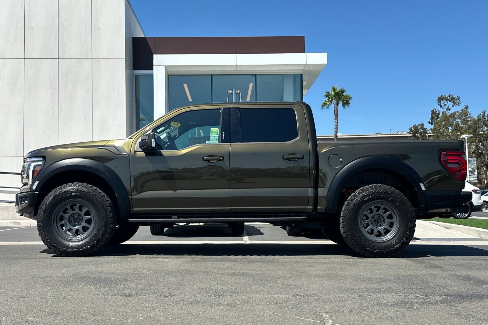 Certified 2024 Ford F150 Raptor AWD/4WD image 6