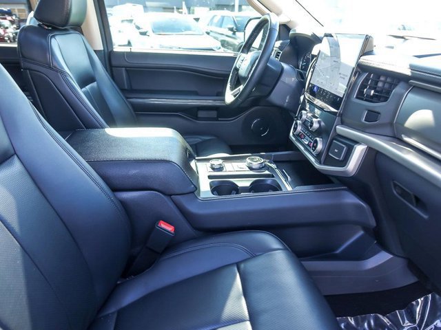 Certified 2024 Ford Expedition XLT image 32