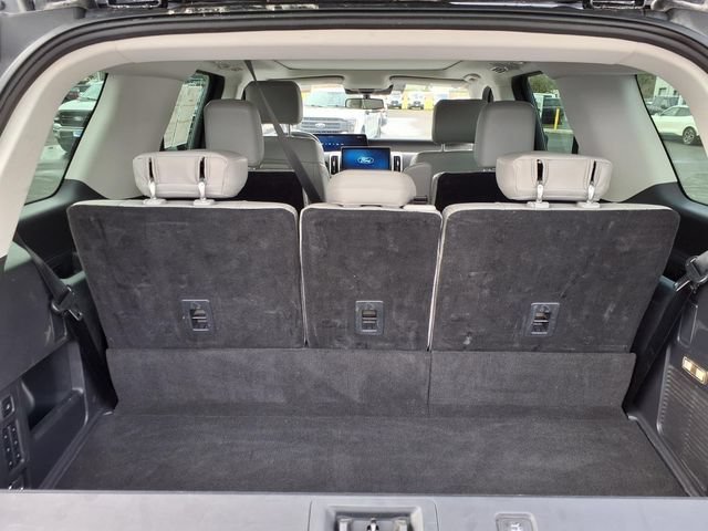 Certified 2025 Ford Expedition Active AWD/4WD image 17