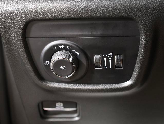 Used 2024 Jeep Grand Cherokee Limited AWD/4WD image 25