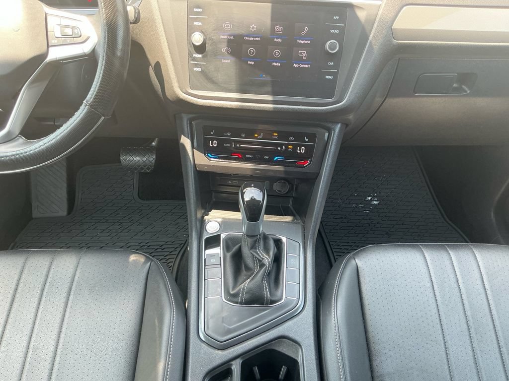 Used 2024 Volkswagen Tiguan SE FWD image 20