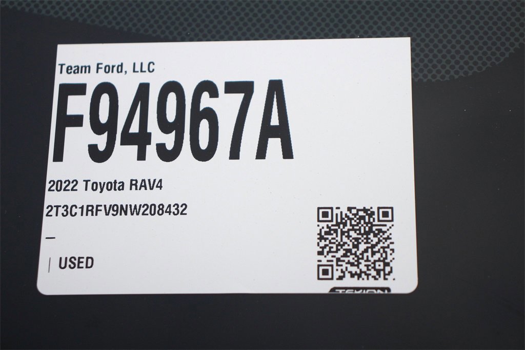 Used 2022 Toyota RAV4 XLE Premium image 31