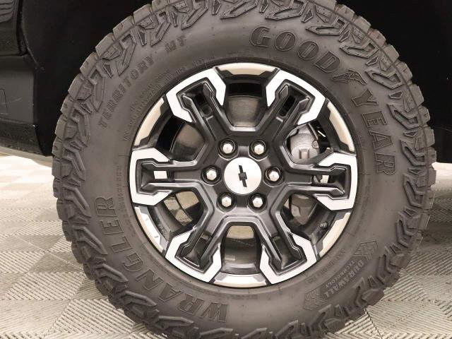 Used 2025 Chevrolet Silverado 1500 ZR2 w/ Technology Package image 31