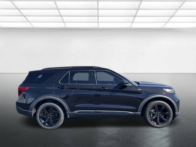 Certified 2023 Ford Explorer ST-Line AWD/4WD image 2