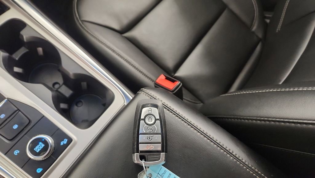 Certified 2024 Ford Explorer XLT w/ Equipment Group 202A image 23