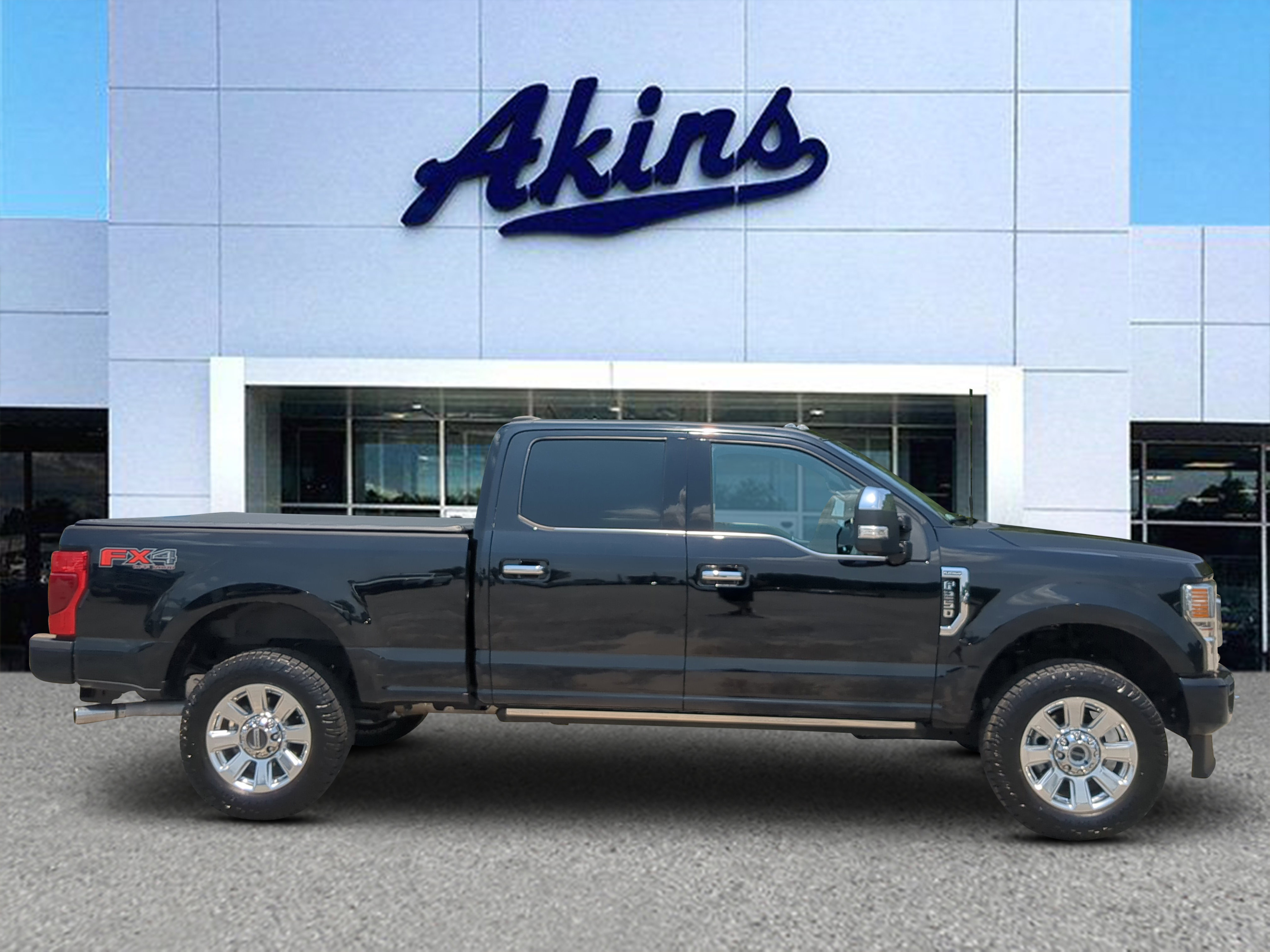 Certified 2022 Ford F250 Platinum w/ FX4 Off-Road Package AWD/4WD image 1