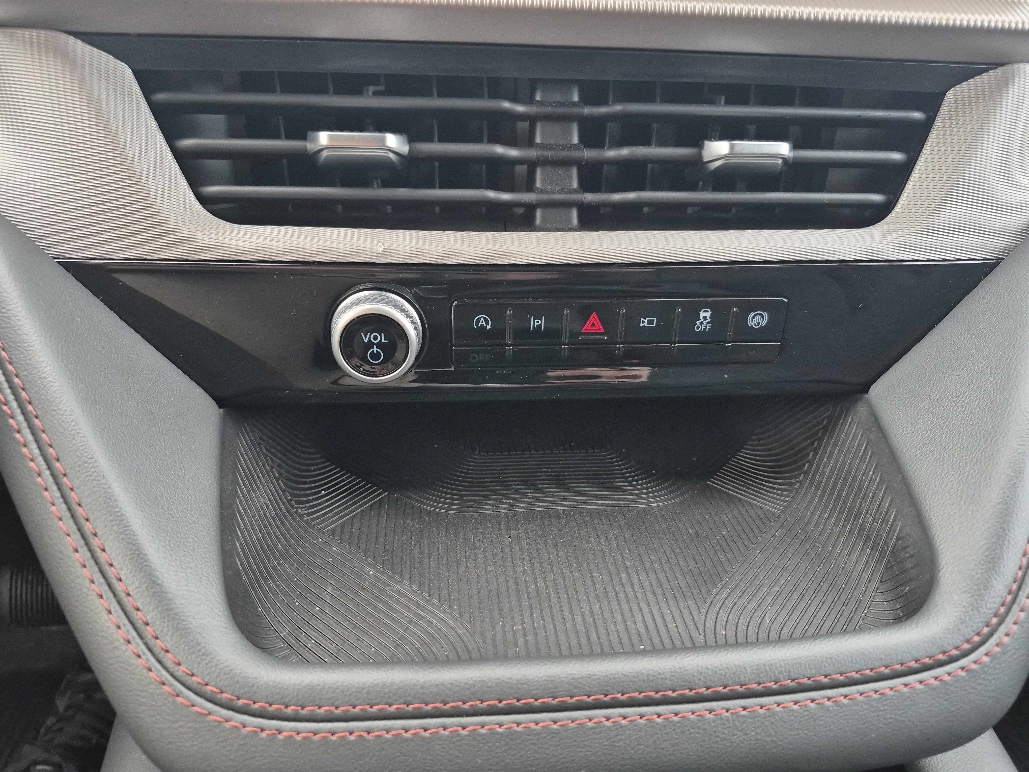 Certified 2025 Ford Explorer Active image 29