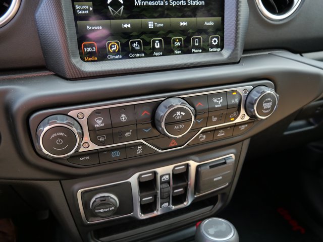 Used 2022 Jeep Wrangler Unlimited Sahara w/ Cold Weather Group AWD/4WD image 26