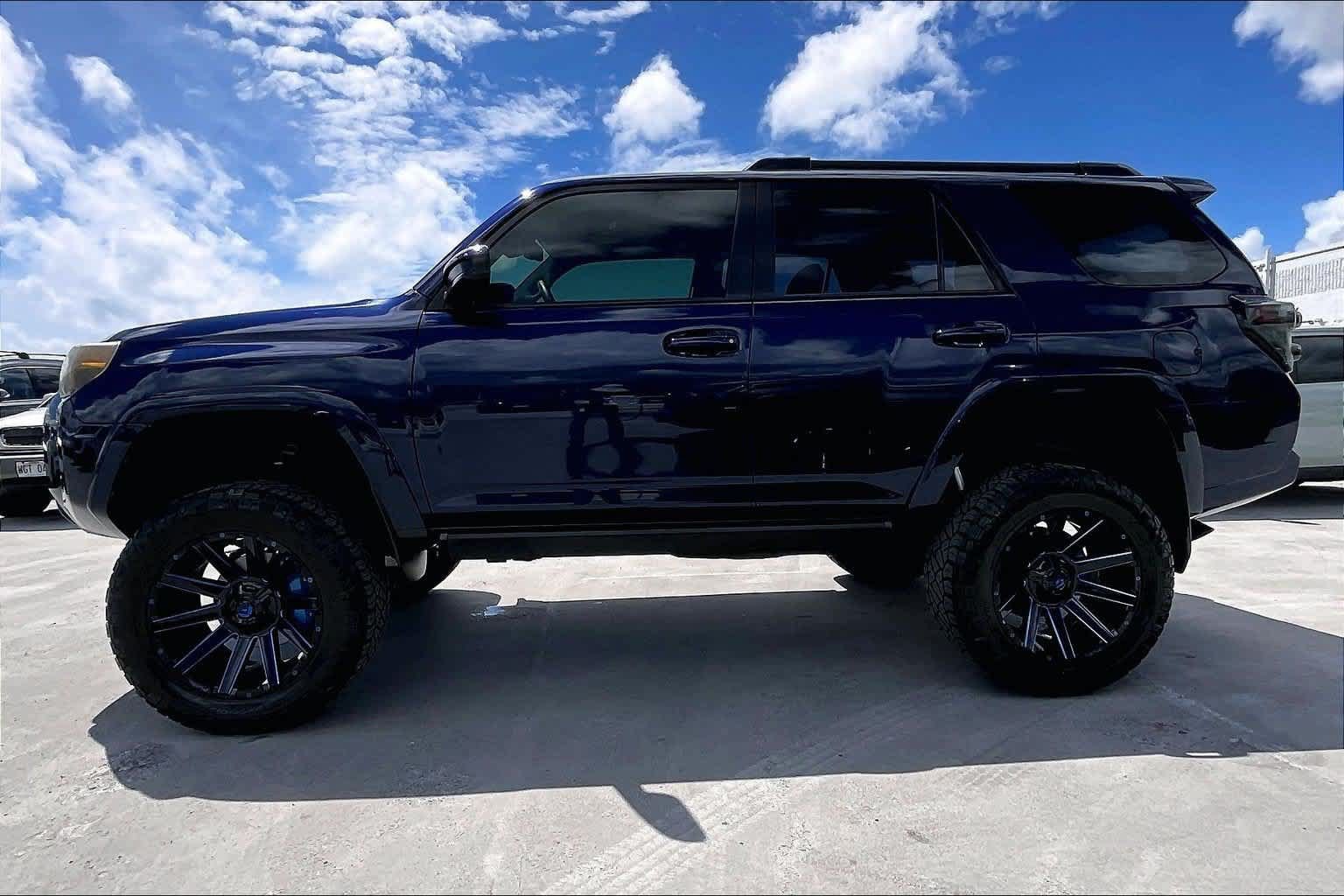 Used 2021 Toyota 4Runner SR5 AWD/4WD image 3