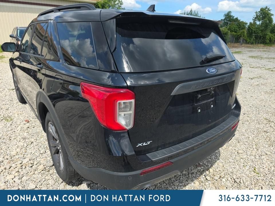 Certified 2023 Ford Explorer XLT w/ Equipment Group 202A AWD/4WD image 4