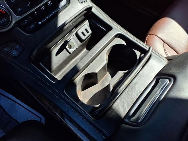 Used 2019 Chevrolet Suburban Premier w/ Premier Plus Edition image 16