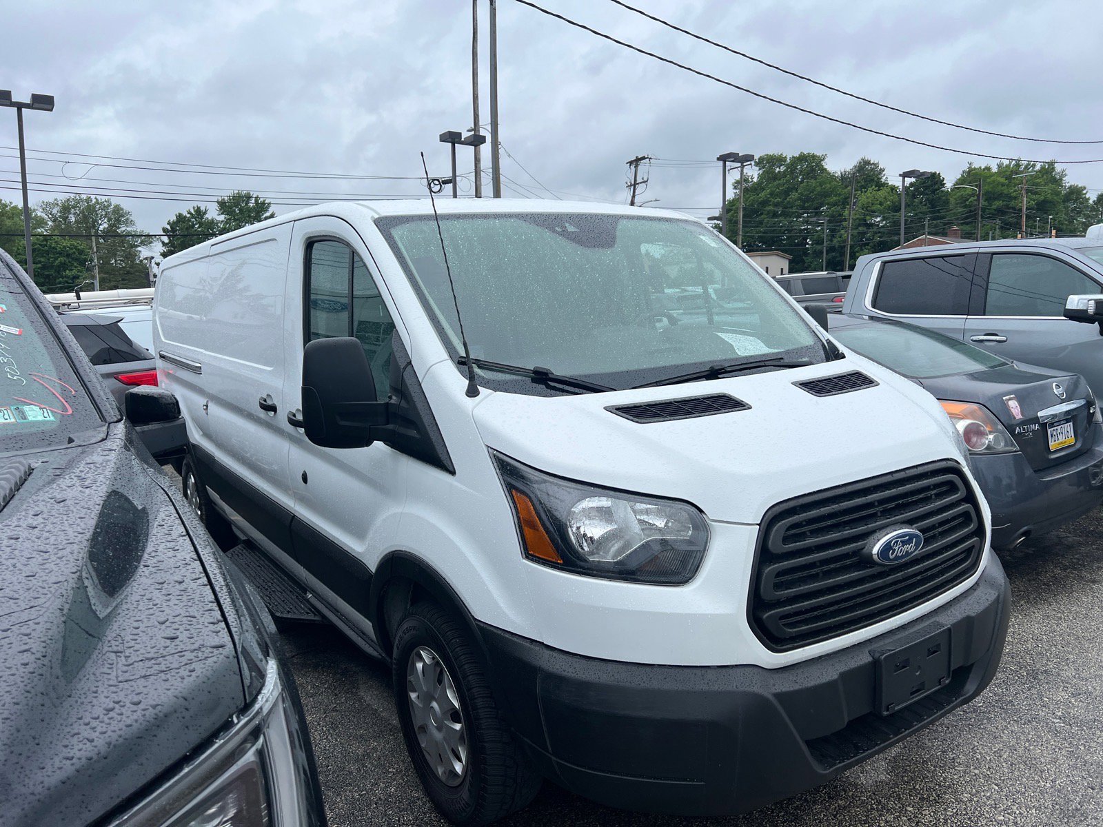 Certified 2019 Ford Transit 350 148 Low Roof RWD image 3