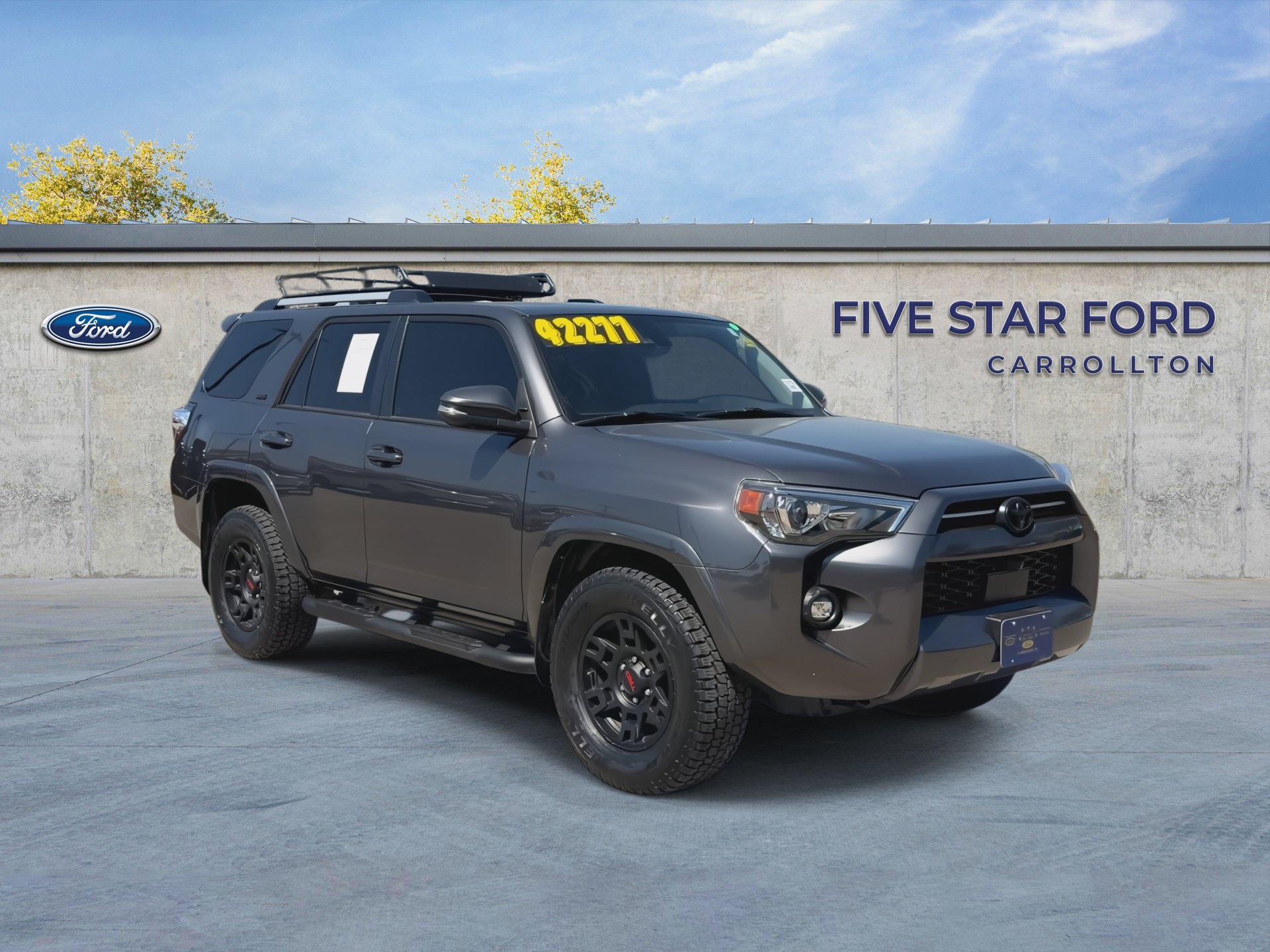 Used 2023 Toyota 4Runner SR5 Premium w/ Moonroof Package RWD image 2